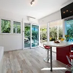 Silvio House - Shoreline Haven *
