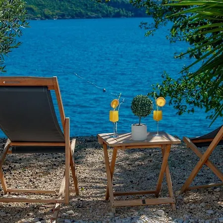 Silvio House - Shoreline Haven Mlini