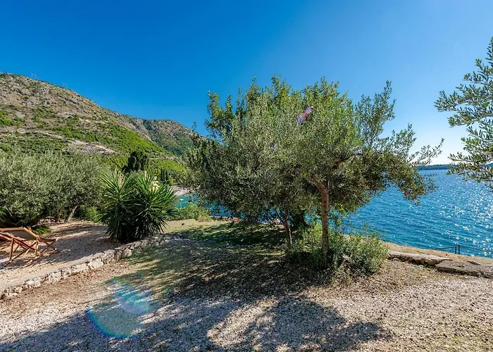 Silvio House - Shoreline Haven Holiday home *