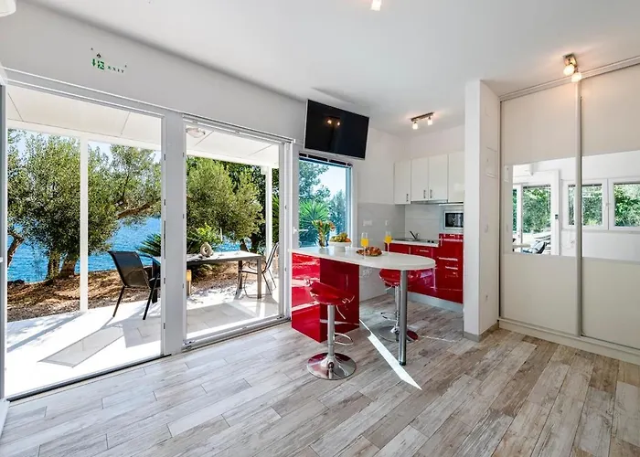 Silvio House - Shoreline Haven *