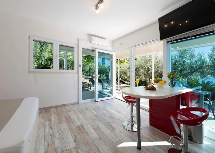 Silvio House - Shoreline Haven *