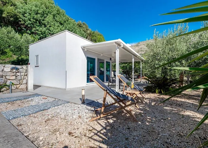 Silvio House - Shoreline Haven Holiday home