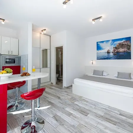 Silvio House - Shoreline Haven *