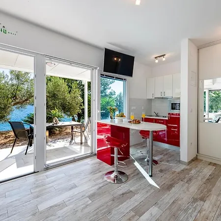 Silvio House - Shoreline Haven *