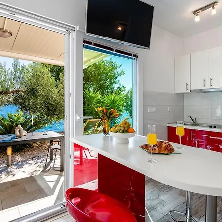 Silvio House - Shoreline Haven Mlini