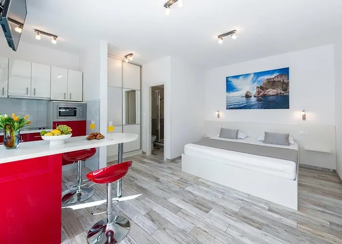 Silvio House - Shoreline Haven *