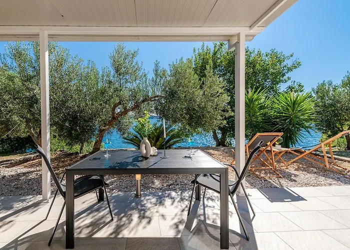 Silvio House - Shoreline Haven *