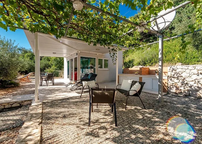 Silvio House - Shoreline Haven Ferienhaus Mlini